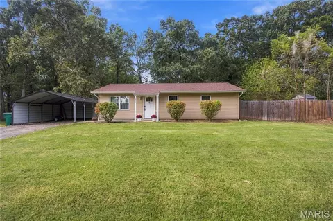7931 White Oak Dr, Dittmer, MO 63023