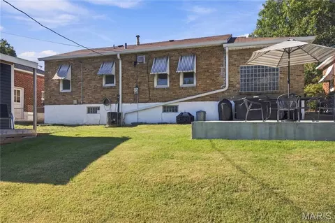 Exterior - 7130 Sharp Ave, Saint Louis, MO 63116 photo 7 of 7