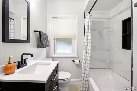 Bath - 7130 Sharp Ave, Saint Louis, MO 63116 photo 1 of 2