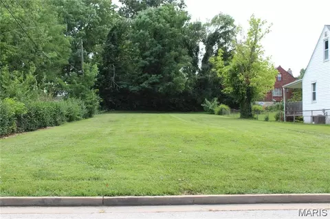 10110 Lackland Rd, Overland, MO 63114