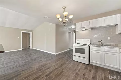 Entry Way - 8408 Chalons Ct, Berkeley, MO 63134 photo 1 of 1