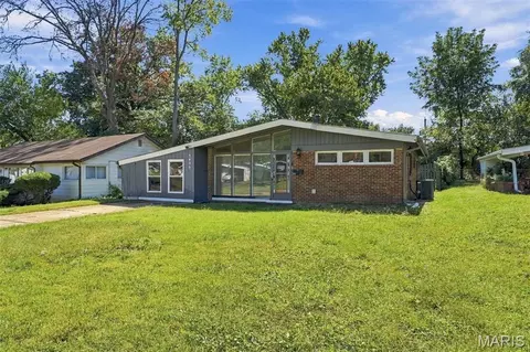 Exterior - 8408 Chalons Ct, Berkeley, MO 63134 photo 2 of 6