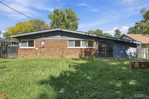Exterior - 8408 Chalons Ct, Berkeley, MO 63134 photo 5 of 6