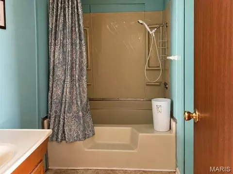 Bath - 39980 Bernard Rd, Malden, MO 63863 photo 2 of 2