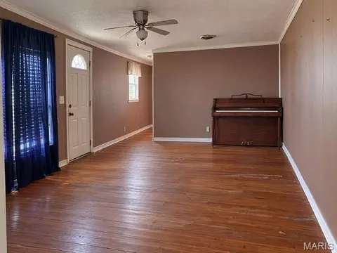 Living - 39980 Bernard Rd, Malden, MO 63863 photo 2 of 2