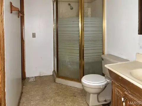 Bath - 39980 Bernard Rd, Malden, MO 63863 photo 1 of 2