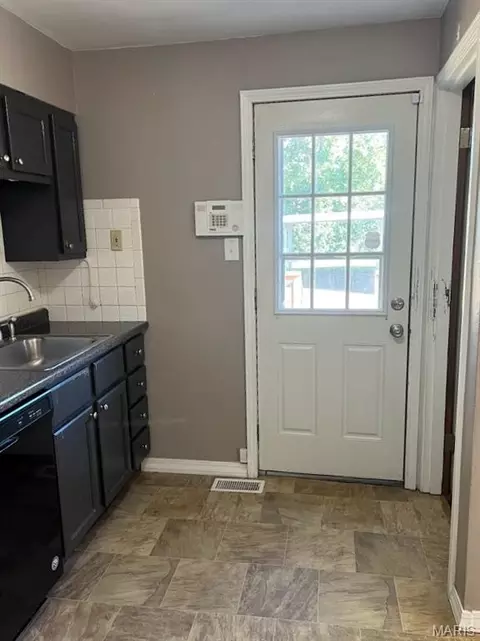 Kitchen - 9635 Echo Ln, Overland, MO 63114 photo 3 of 3