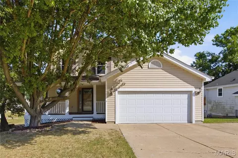 2724 Smiley Rd, Maryland Heights, MO 63043