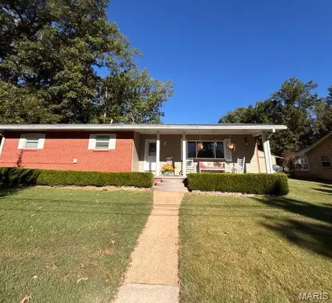 1515 Sunset Dr, Poplar Bluff, MO 63901