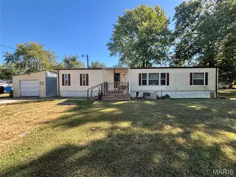 204 S Cherry St, Bellflower, MO 63333