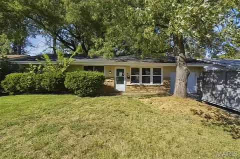 9711 Wendell Dr, Saint Louis, MO 63136
