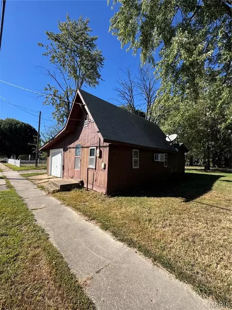 300 W Third St, Belle, MO 65013 photo 2