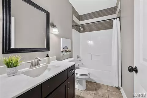Bath - 1309 Hollander Ct, O'fallon, IL 62269 photo 2 of 2