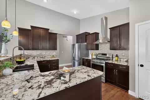 Kitchen - 1309 Hollander Ct, O'fallon, IL 62269 photo 2 of 3