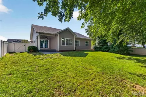 Exterior - 1309 Hollander Ct, O'fallon, IL 62269 photo 5 of 12