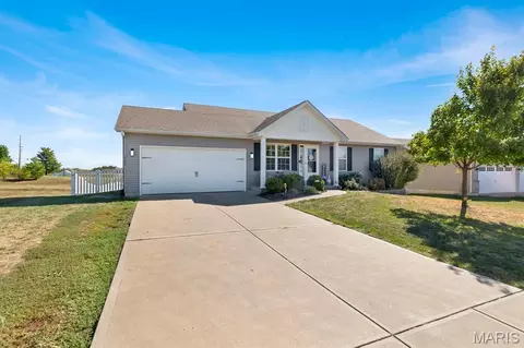 Exterior - 2180 Central Park Dr, Troy, MO 63379 photo 2 of 11