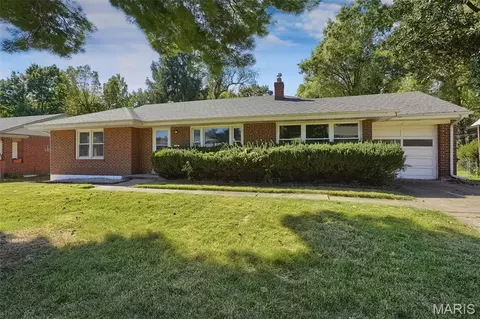 67 S Floridale Dr, Saint Louis, MO 63135