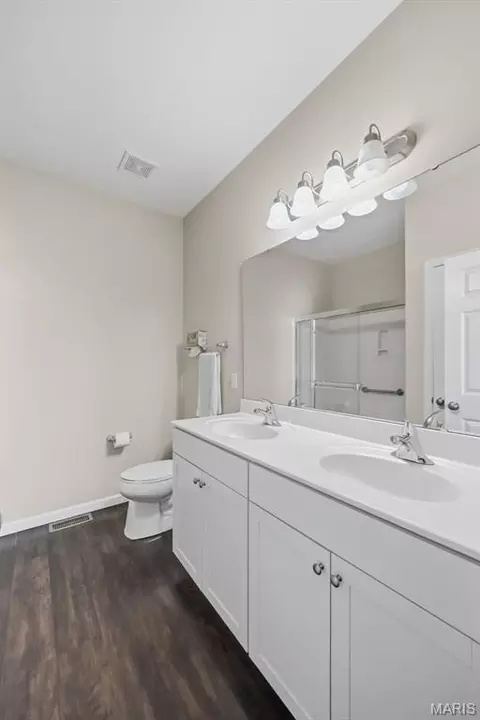 Bath - 2441 Eatherton Rd, Grover, MO 63040 photo 2 of 3