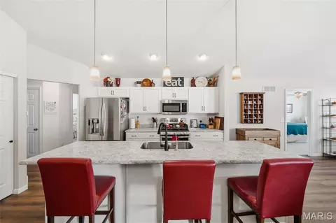 Kitchen - 628 Trestle Way, Troy, MO 63379 photo 3 of 3