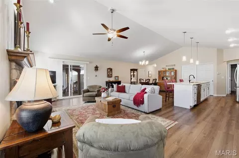 Living - 628 Trestle Way, Troy, MO 63379 photo 3 of 3