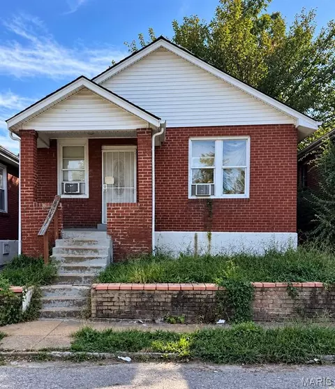 4756 Highland Ave, Saint Louis, MO 63113