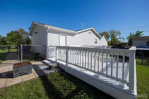 Exterior - 513 S 1st St, Pacific, MO 63069 photo 5 of 7