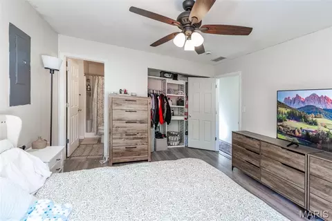 Bedroom - 513 S 1st St, Pacific, MO 63069 photo 3 of 5