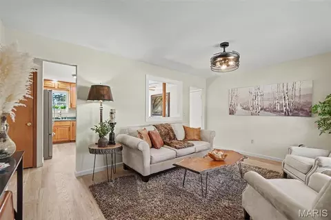 Living - 8 Redbud Dr, Warrenton, MO 63383 photo 2 of 3