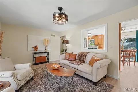 Living - 8 Redbud Dr, Warrenton, MO 63383 photo 3 of 3