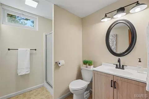 Bath - 8 Redbud Dr, Warrenton, MO 63383 photo 3 of 3