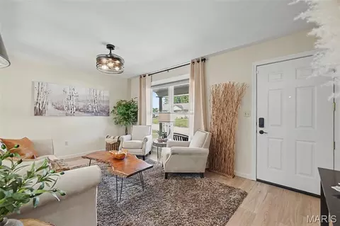 Entry Way - 8 Redbud Dr, Warrenton, MO 63383 photo 1 of 1