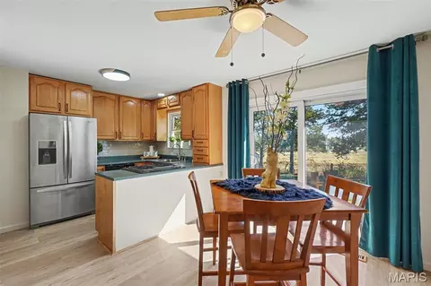 Dining - 8 Redbud Dr, Warrenton, MO 63383 photo 1 of 3