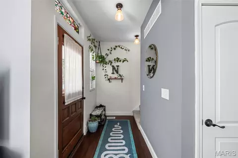 Entry Way - 7407 Commonwealth Ave, Maplewood, MO 63143 photo 1 of 3