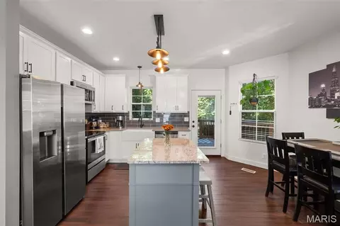 Kitchen - 7407 Commonwealth Ave, Maplewood, MO 63143 photo 5 of 5