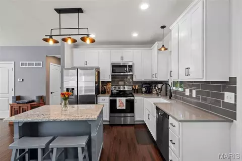 Kitchen - 7407 Commonwealth Ave, Maplewood, MO 63143 photo 3 of 5