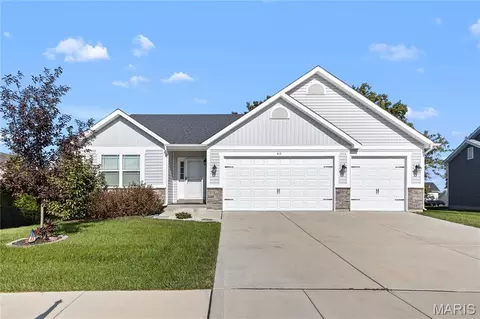 415 Knothole Ln, Wentzville, MO 63385
