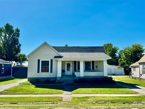 209 E Walnut, Shelbina, MO 63468