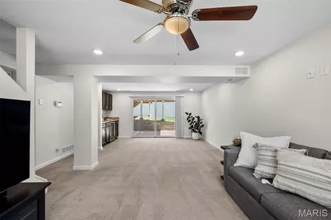 Living - 850 Hanna Rd, Manchester, MO 63021 photo 3 of 4