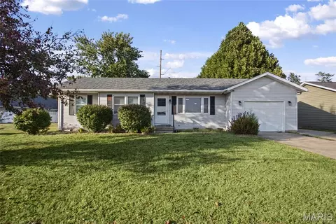 121 Essex St, Jerseyville, IL 62052