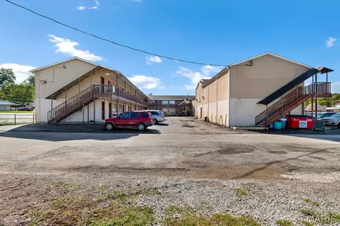 Exterior - 3604 Mcmasters Ave, Hannibal, MO 63401 photo 6 of 7