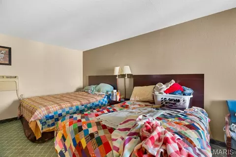 Bedroom - 3604 Mcmasters Ave, Hannibal, MO 63401 photo 9 of 11