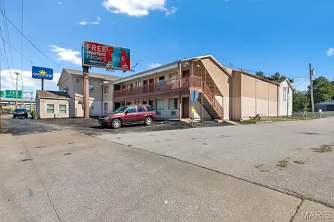 Exterior - 3604 Mcmasters Ave, Hannibal, MO 63401 photo 7 of 7