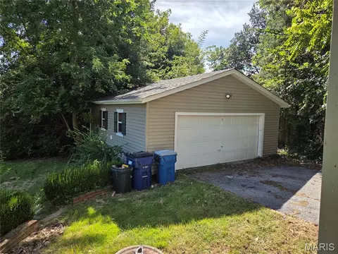 Exterior - 30 Royal Ave, Ferguson, MO 63135 photo 3 of 4