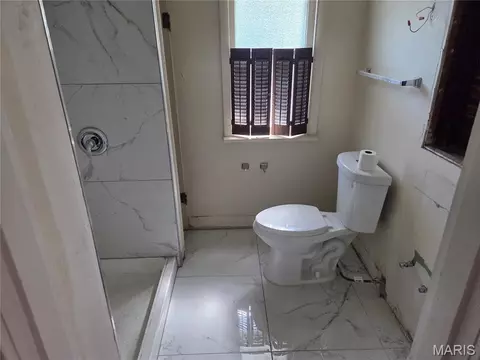 Bath - 30 Royal Ave, Ferguson, MO 63135 photo 2 of 3
