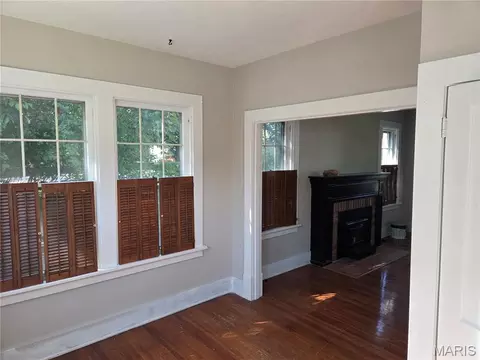 Living - 30 Royal Ave, Ferguson, MO 63135 photo 4 of 4
