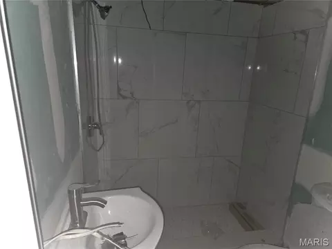 Bath - 30 Royal Ave, Ferguson, MO 63135 photo 3 of 3