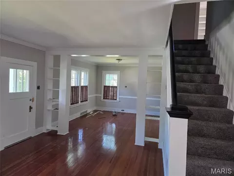Living - 30 Royal Ave, Ferguson, MO 63135 photo 1 of 4