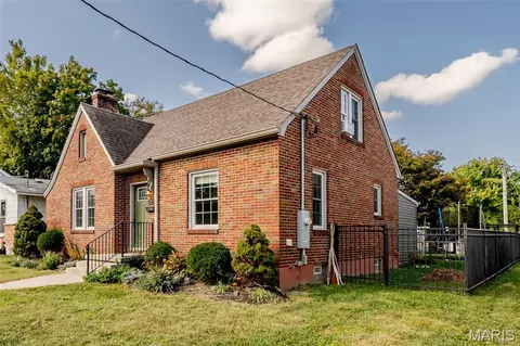 Exterior - 225 High St, Washington, MO 63090 photo 4 of 7