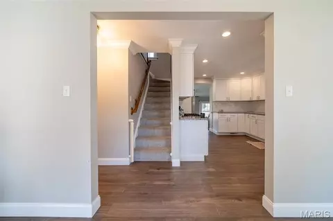 Entry Way - 225 High St, Washington, MO 63090 photo 1 of 2
