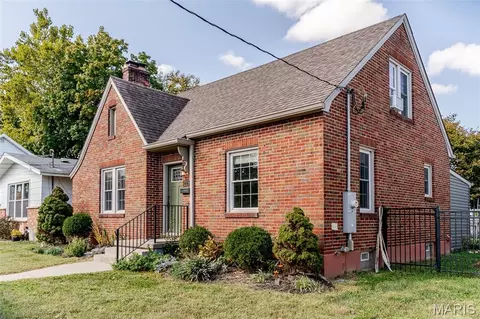 Exterior - 225 High St, Washington, MO 63090 photo 5 of 7